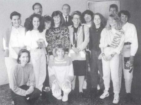 Die Ministerin für Kultus und Sport, Frau Dr. Schultz-Hector beim Schulbesuch 1982 mit der Werkrealschule "8+2"